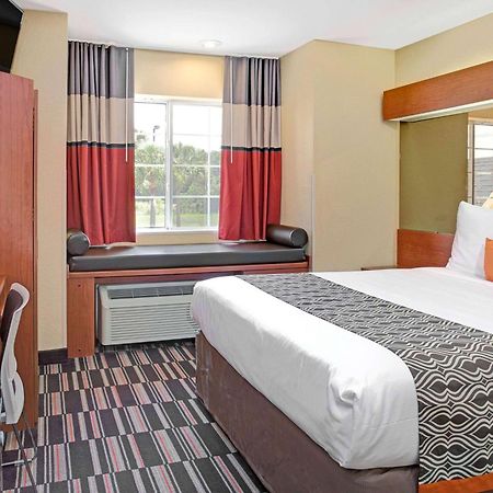 Microtel Inn & Suites By Wyndham Bushnell Luaran gambar