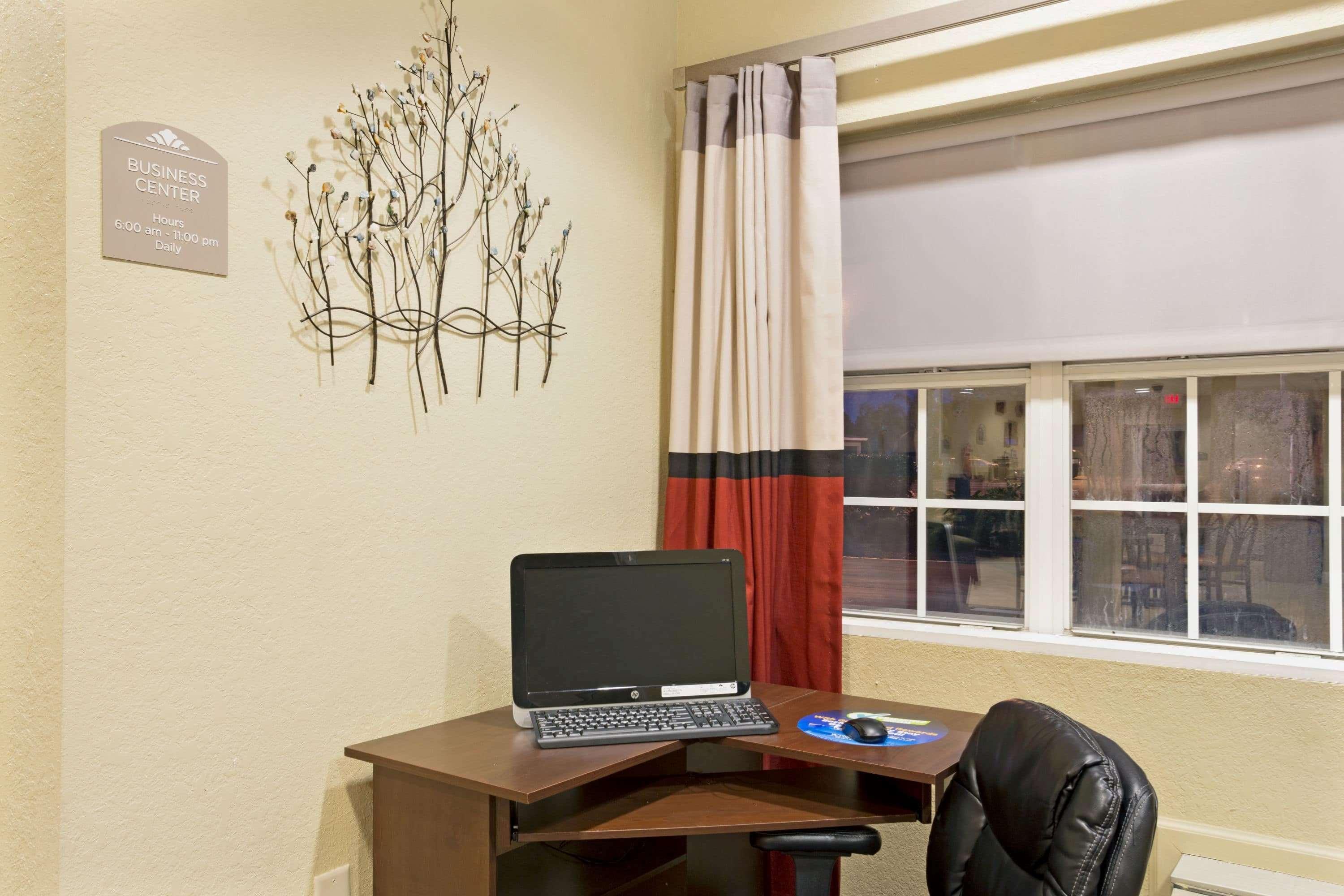 Microtel Inn & Suites By Wyndham Bushnell Luaran gambar