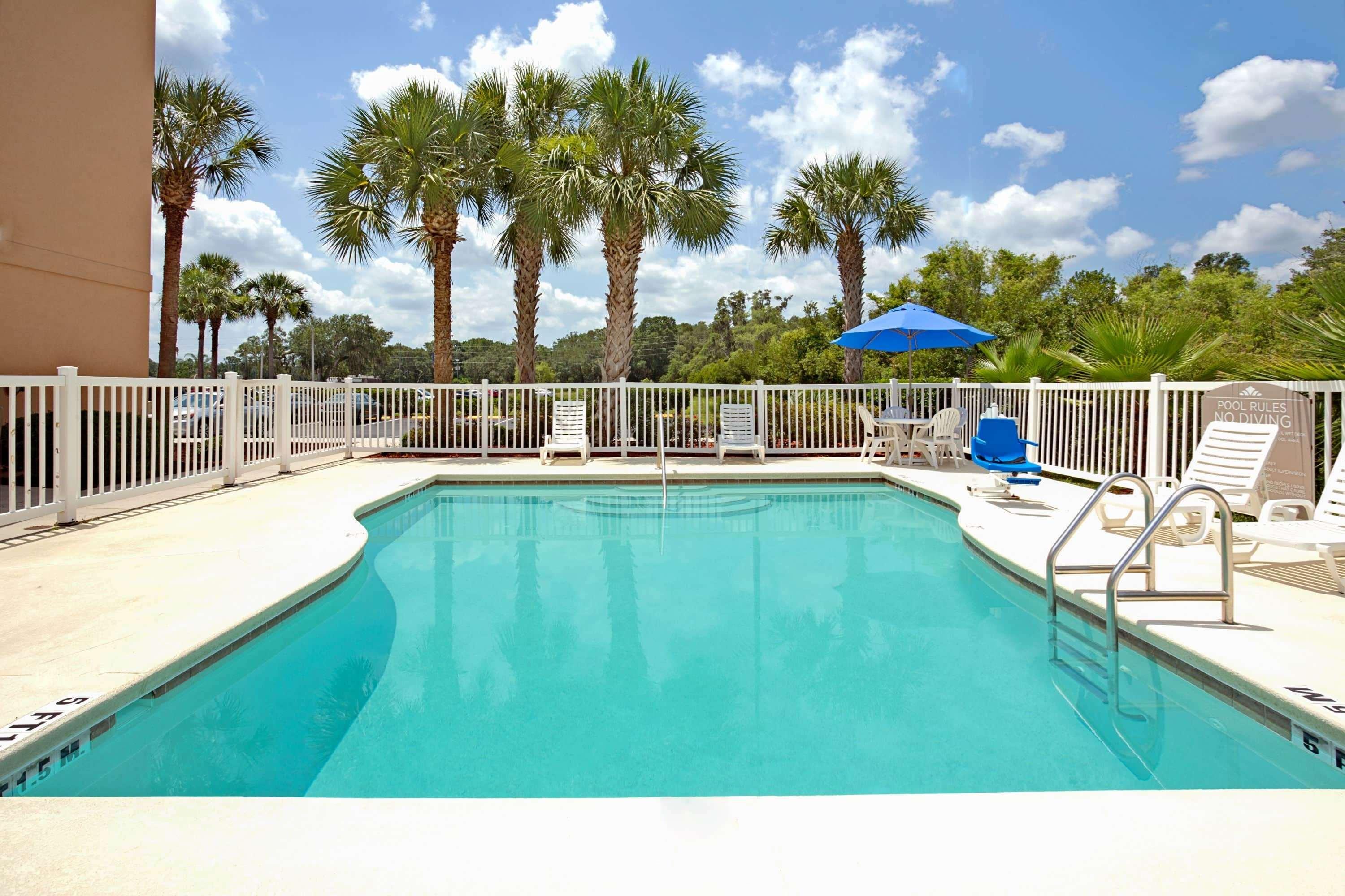 Microtel Inn & Suites By Wyndham Bushnell Luaran gambar