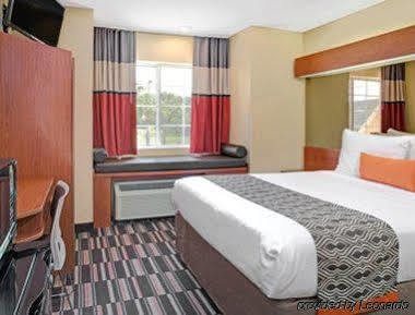 Microtel Inn & Suites By Wyndham Bushnell Luaran gambar